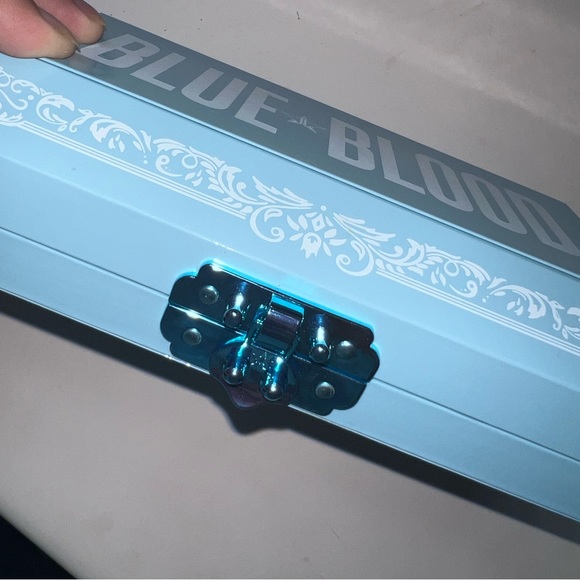 Brand new Jeffree Star Blue Blood artistry palette - Picture 6 of 8